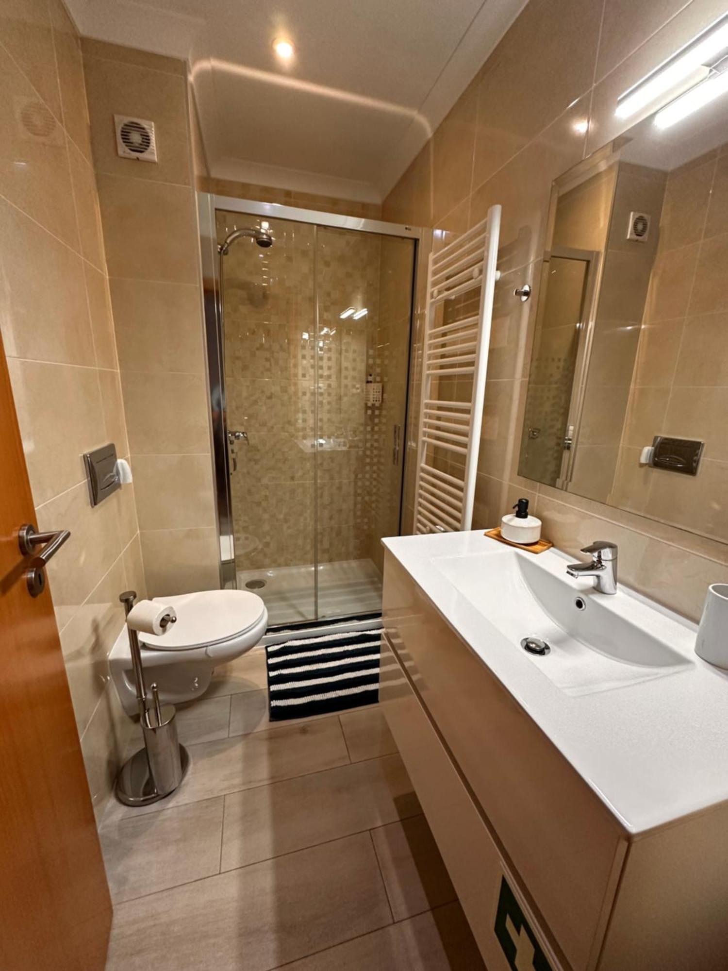 Charming Apartment In Portimao Wi-Fi/Ac Buitenkant foto